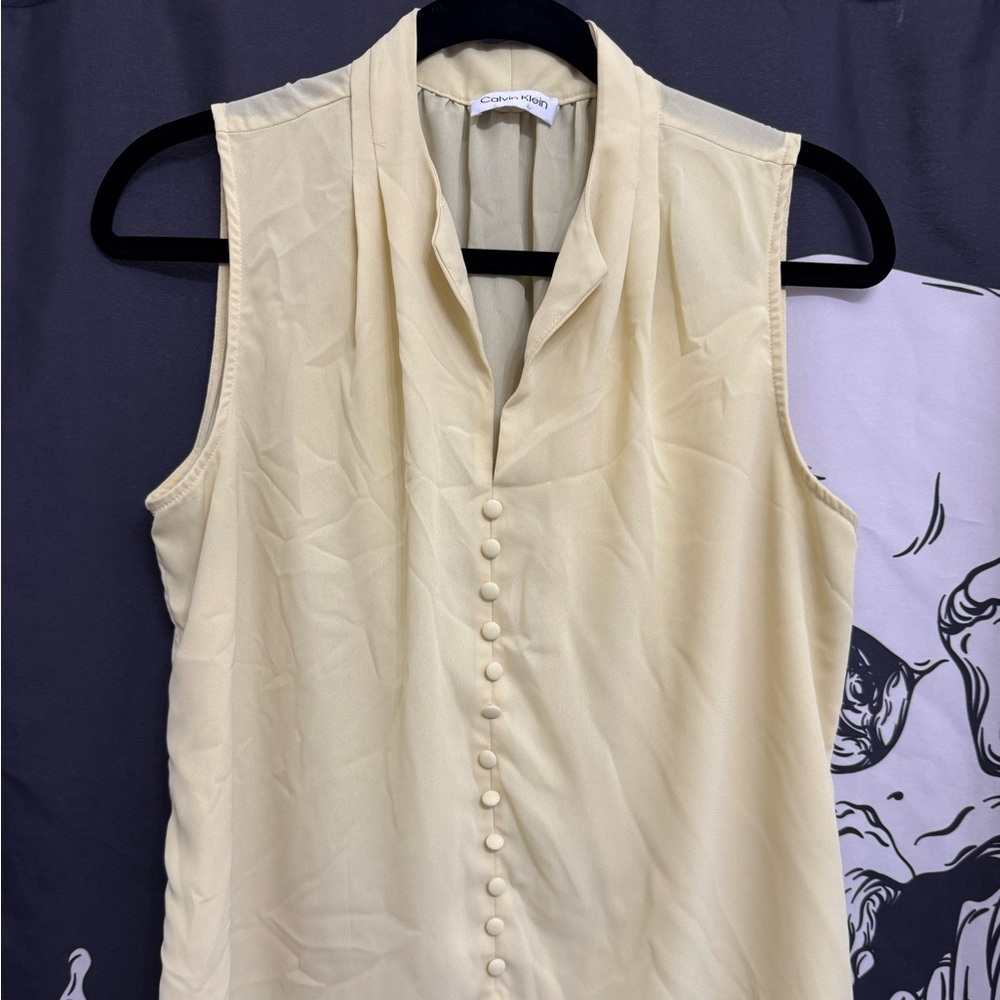 Calvin Klein Sleeveless Cream Button-Down V-Neck Blouse